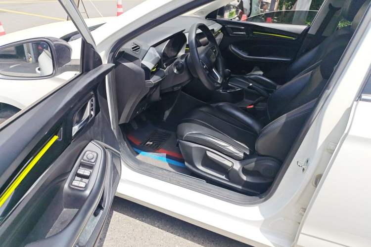 Used Roewe i5 2021 1.5L Manual Diamond Edition Driver Seat