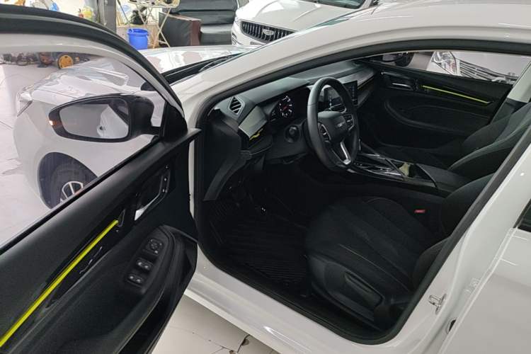Used Roewe i5 2021 1.5L CVT Platinum Edition Driver Seat