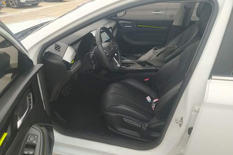 Used Roewe i5 2021 1.5L CVT Diamond Edition Driver Seat