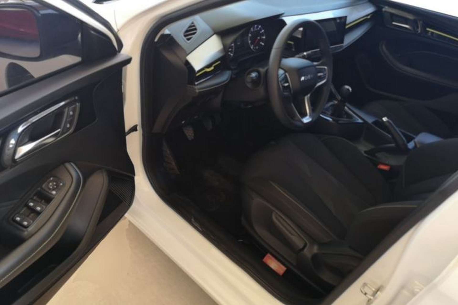Used Roewe i5 2021 1.5L Manual Platinum Edition Driver Seat