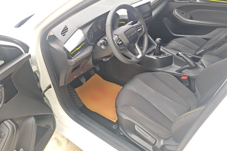 Used Roewe i5 2021 1.5L Manual Platinum Edition Driver Seat
