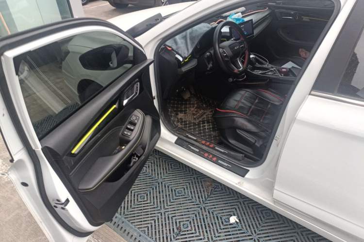 Used Roewe i5 2021 1.5L CVT Diamond Edition Driver Seat