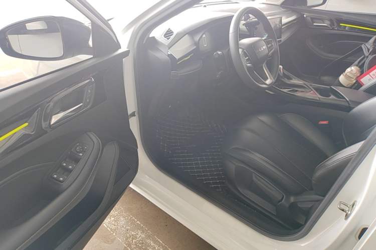 Used Roewe i5 2021 Revised Version 1.5L CVT Diamond Edition Driver Seat