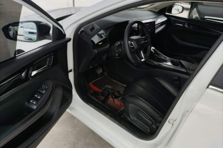 Used Roewe i5 2021 1.5L CVT Diamond Edition Driver Seat