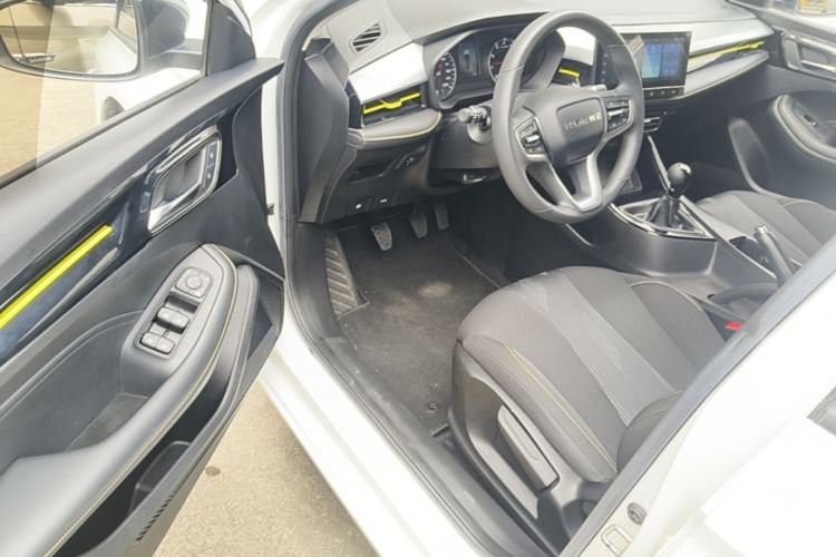 Used Roewe i5 2021 1.5L Manual Platinum Edition Driver Seat