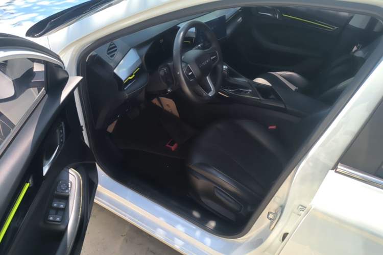Used Roewe i5 2021 Revised Version 1.5L CVT Diamond Edition Driver Seat