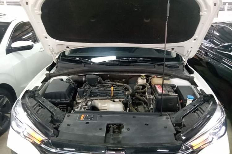 Used Roewe i5 2021 1.5L CVT Platinum Edition Engine Bay