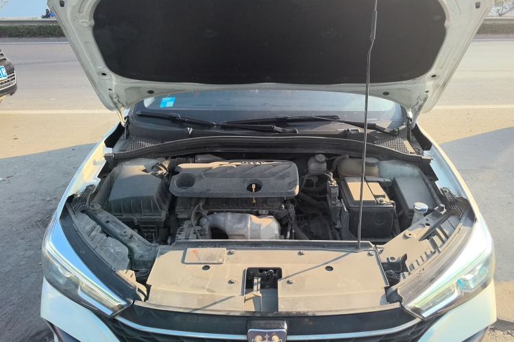 Used Roewe i5 2021 Revised Version 1.5L CVT Diamond Edition Engine Bay