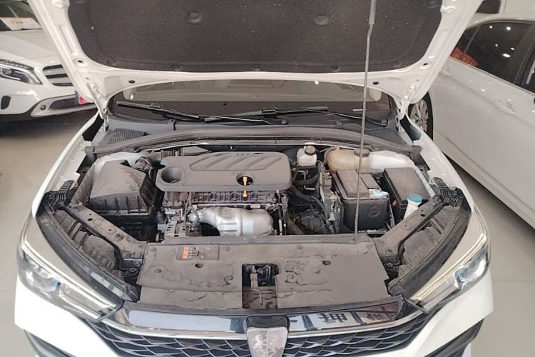 Used Roewe i5 2021 Revised Version 1.5L CVT Diamond Edition Engine Bay