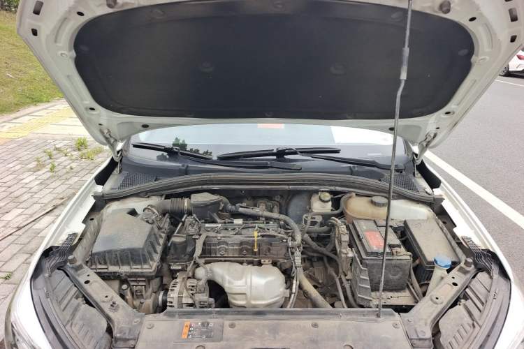 Used Roewe i5 2021 1.5L CVT Platinum Edition Engine Bay
