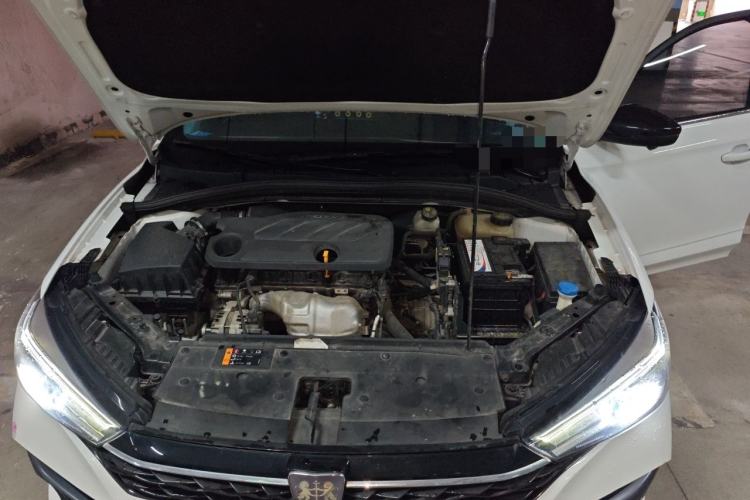 Used Roewe i5 2021 1.5L CVT Diamond Edition Engine Bay