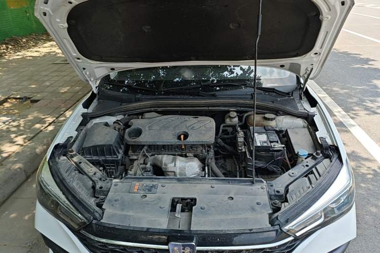 Used Roewe i5 2021 1.5L CVT Diamond Edition Engine Bay