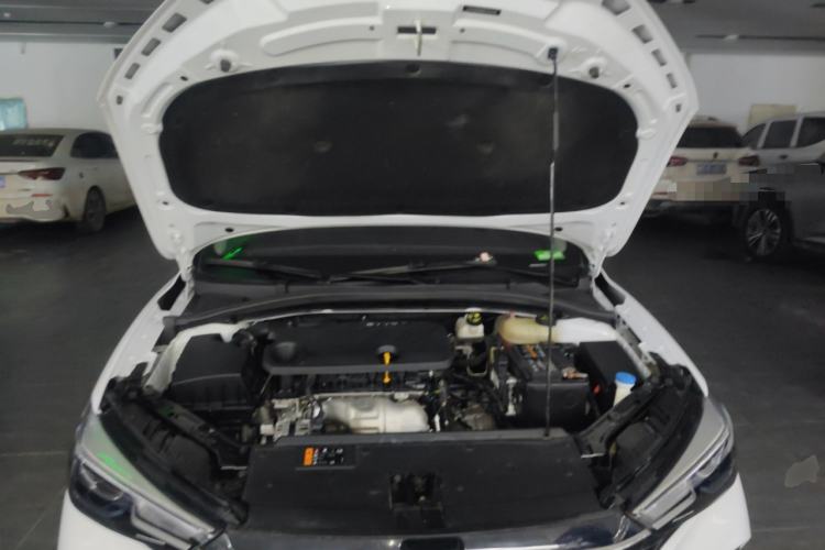 Used Roewe i5 2021 Revised Version 1.5L CVT Diamond Edition Engine Bay