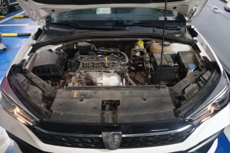 Used Roewe i5 2021 1.5L CVT Black Gold Edition Engine Bay