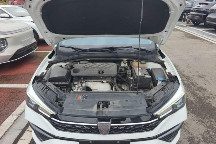 Used Roewe i5 2021 1.5L CVT Diamond Edition Engine Bay