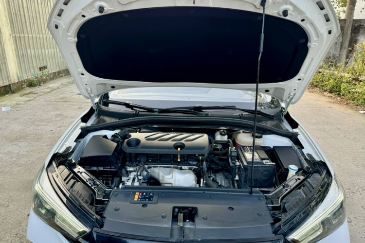 Used Roewe i5 2021 Revised Version 1.5L CVT Diamond Edition Engine Bay