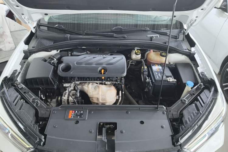 Used Roewe i5 2021 Revised Version 1.5L CVT Diamond Edition Engine Bay