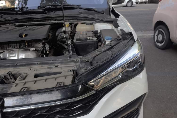 Used Roewe i5 2021 1.5L Manual Diamond Edition Engine Bay Left
