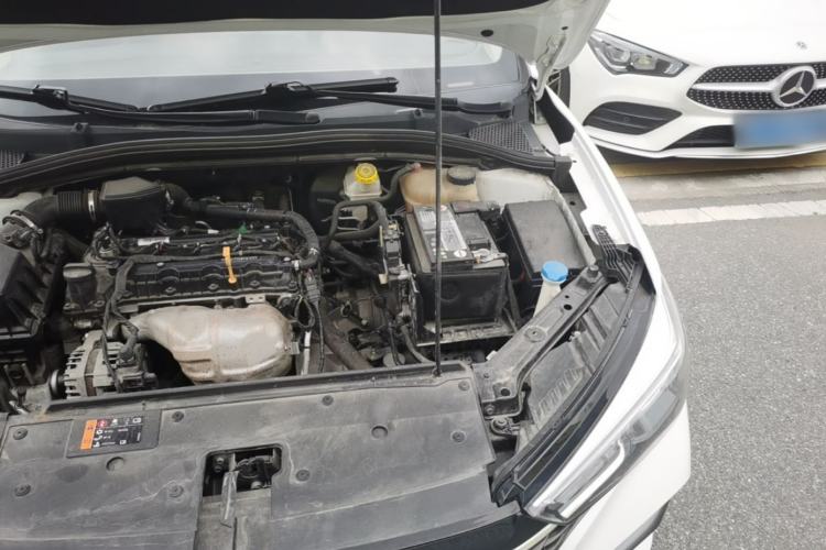 Used Roewe i5 2021 1.5L CVT Platinum Edition Engine Bay Left