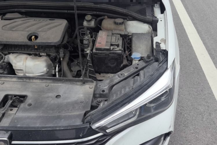 Used Roewe i5 2021 1.5L CVT Starry Edition Engine Bay Left