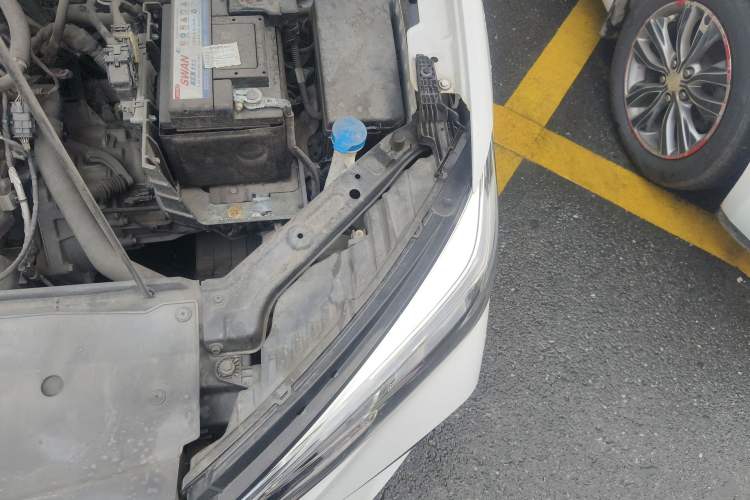 Used Roewe i5 2021 1.5L Manual Platinum Edition Engine Bay Left