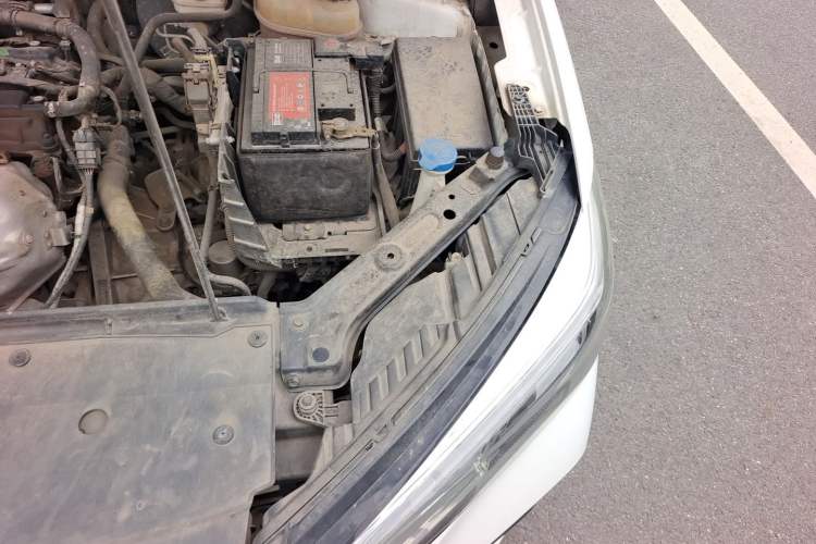 Used Roewe i5 2021 1.5L CVT Platinum Edition Engine Bay Left