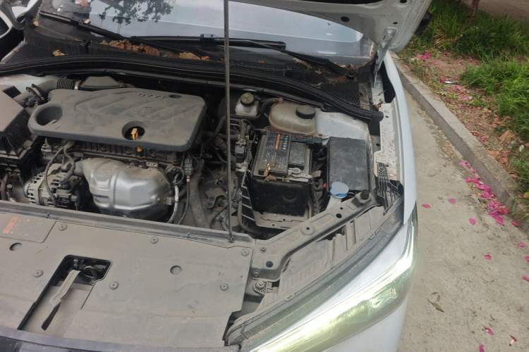 Used Roewe i5 2021 1.5L CVT Starry Edition Engine Bay Left
