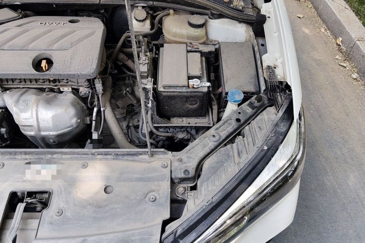 Used Roewe i5 2021 Revised Version 1.5L CVT Diamond Edition Engine Bay Left