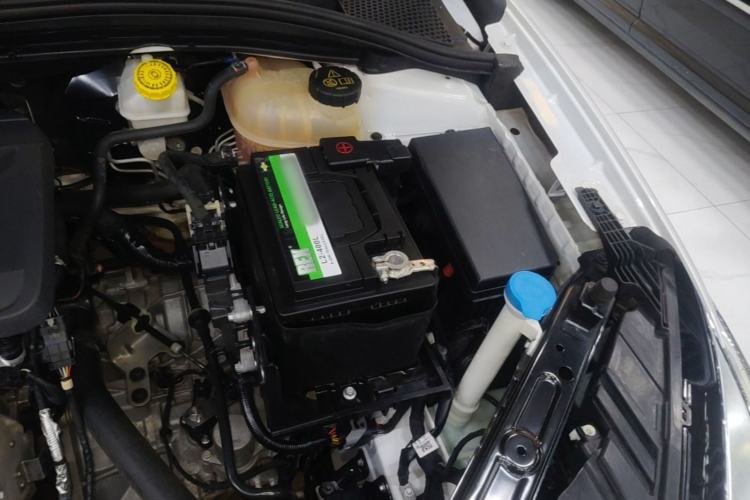 Used Roewe i5 2021 1.5L CVT Diamond Edition Engine Bay Left