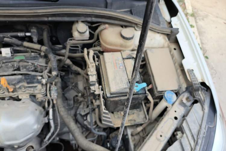Used Roewe i5 2021 1.5L CVT Platinum Edition Engine Bay Left
