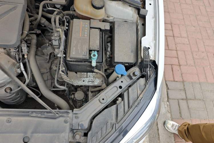 Used Roewe i5 2021 1.5L CVT Starry Edition Engine Bay Left