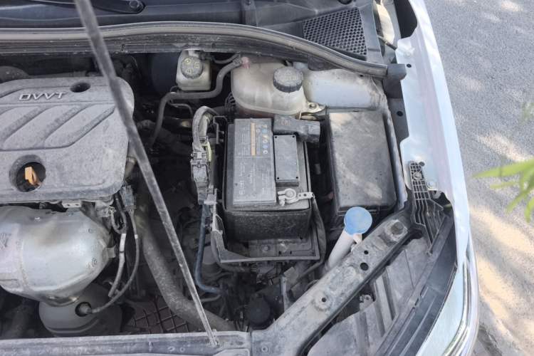 Used Roewe i5 2021 Revised Version 1.5L CVT Diamond Edition Engine Bay Left
