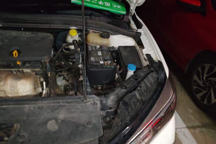 Used Roewe i5 2021 1.5L CVT Diamond Edition Engine Bay Left