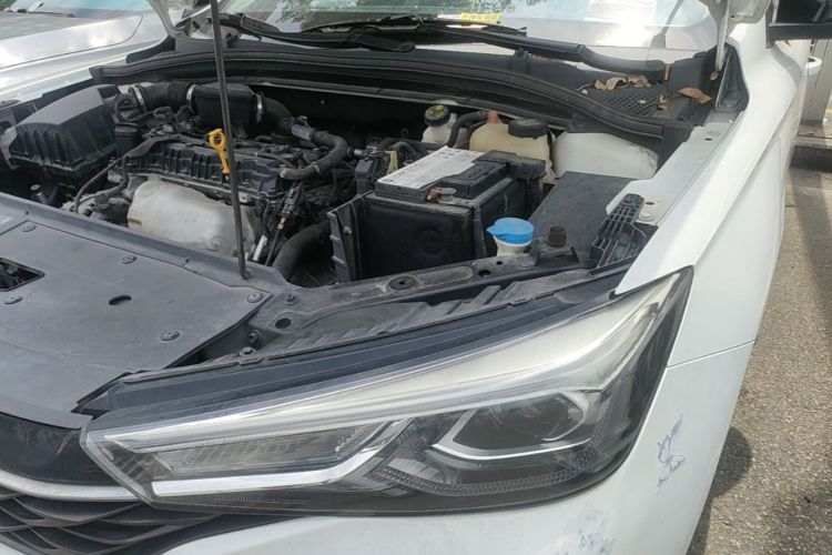 Used Roewe i5 2021 1.5L CVT Platinum Edition Engine Bay Left