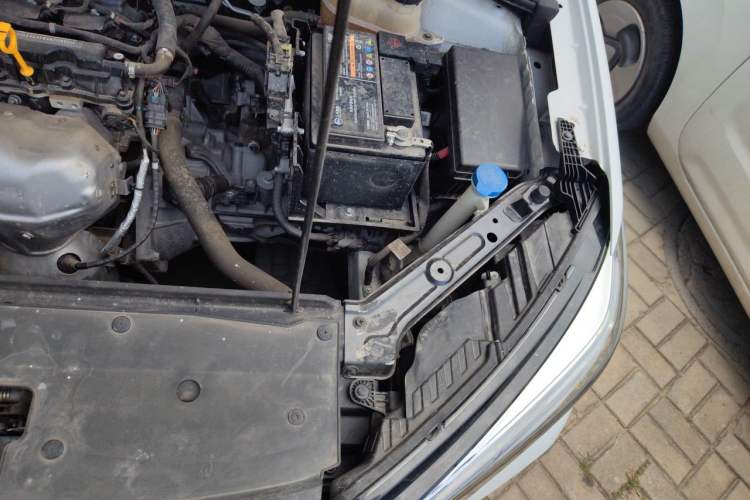 Used Roewe i5 2021 1.5L Manual Platinum Edition Engine Bay Left