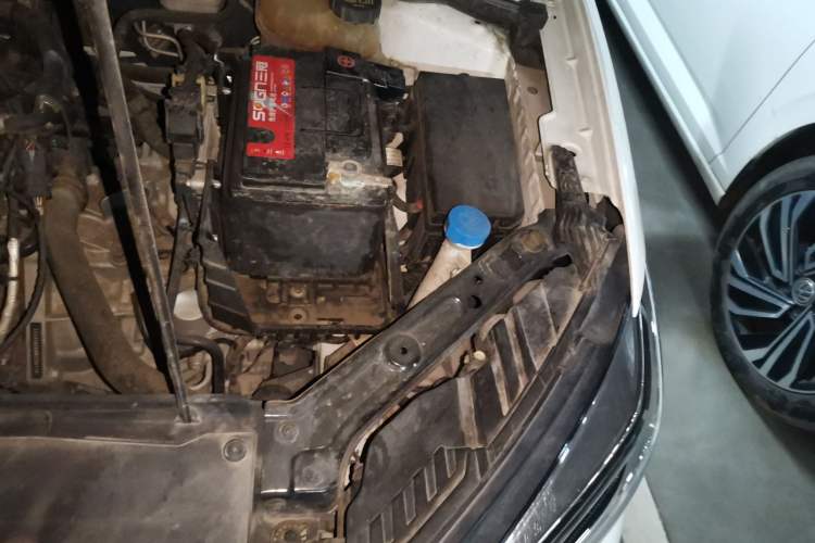 Used Roewe i5 2021 1.5L CVT Diamond Edition Engine Bay Left