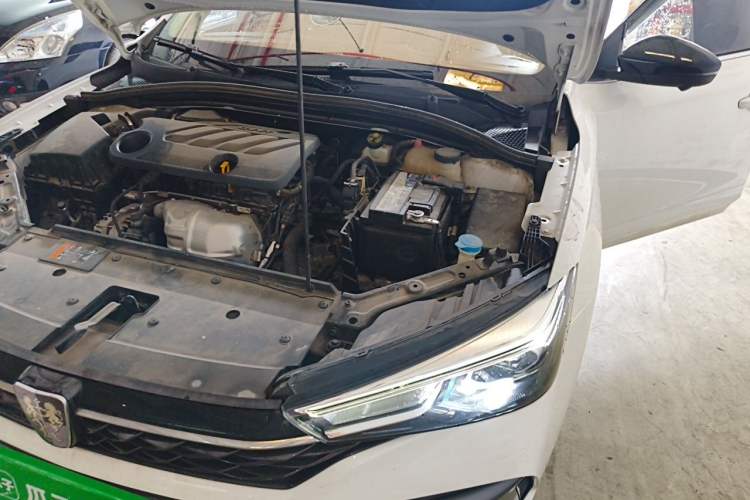 Used Roewe i5 2021 1.5L CVT Platinum Edition Engine Bay Left