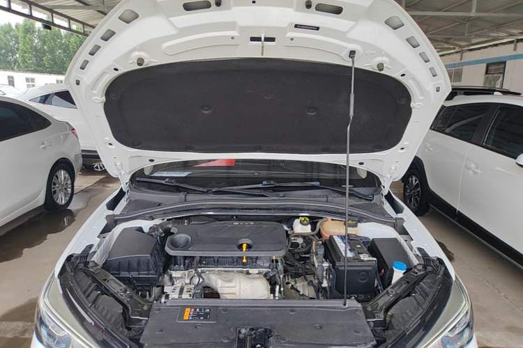 Used Roewe i5 2021 Revised Version 1.5L CVT Diamond Edition Engine Bay