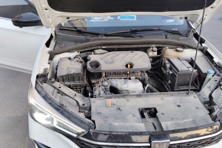 Used Roewe i5 2021 Revised Version 1.5L CVT Diamond Edition Engine Bay Right