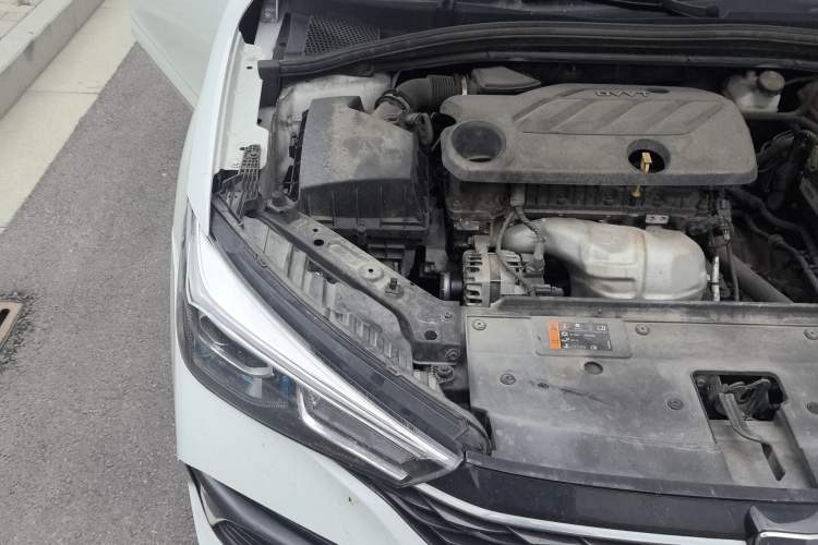 Used Roewe i5 2021 1.5L CVT Starry Edition Engine Bay Right