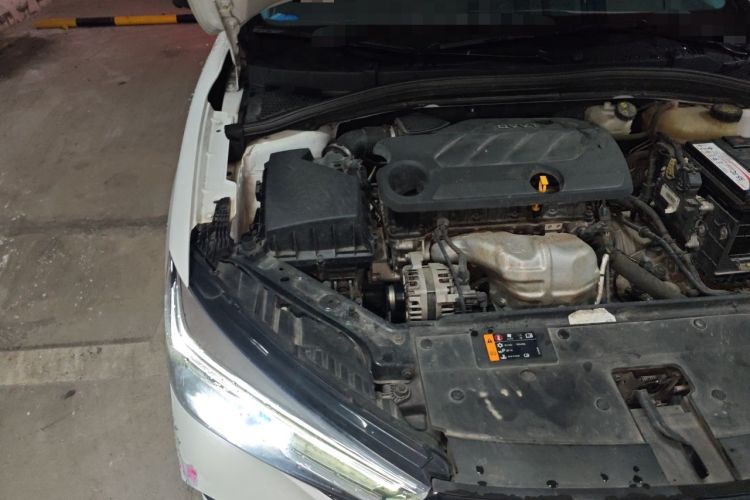 Used Roewe i5 2021 1.5L CVT Diamond Edition Engine Bay Right