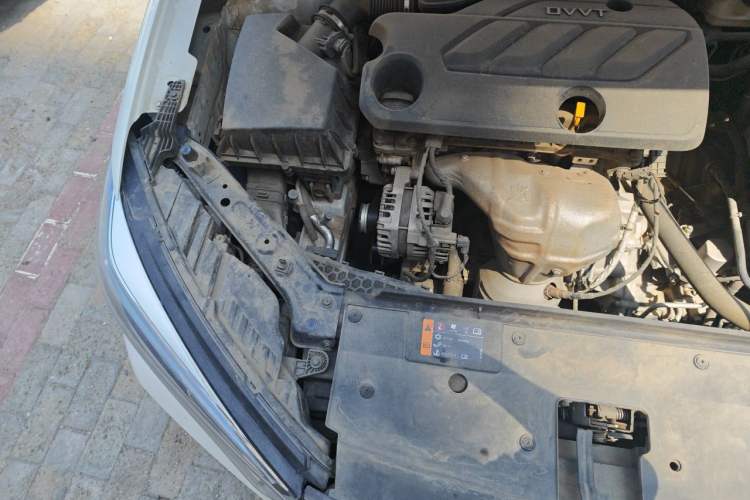Used Roewe i5 2021 Revised Version 1.5L CVT Diamond Edition Engine Bay Right