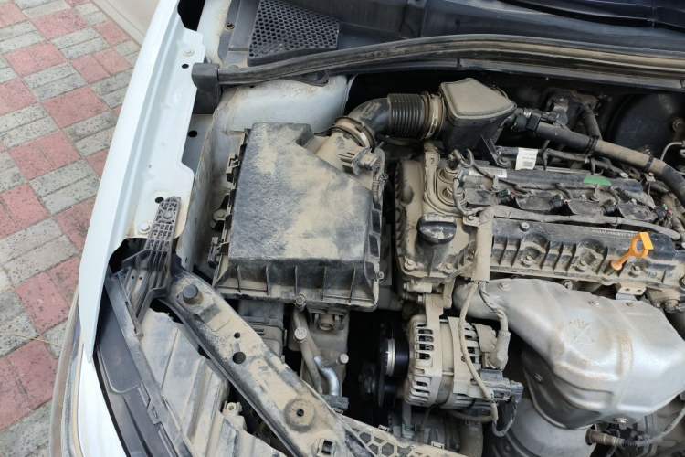 Used Roewe i5 2021 1.5L CVT Platinum Edition Engine Bay Right