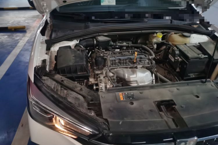 Used Roewe i5 2021 1.5L CVT Black Gold Edition Engine Bay Right