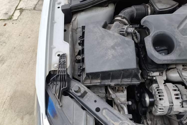 Used Roewe i5 2021 1.5L CVT Diamond Edition Engine Bay Right