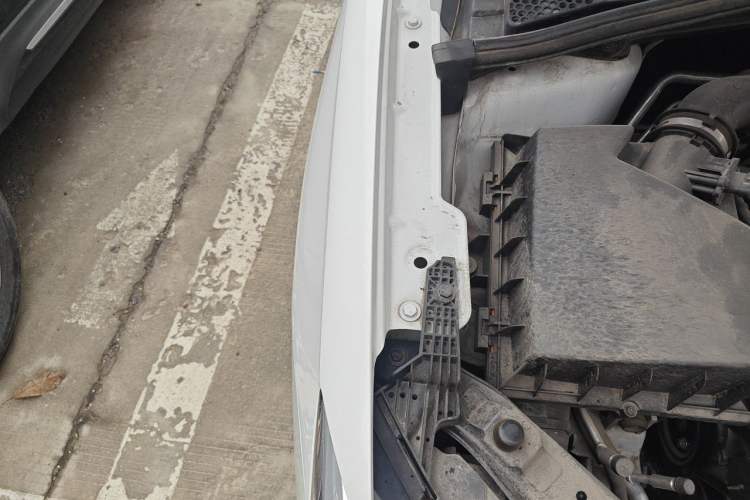 Used Roewe i5 2021 1.5L Manual Platinum Edition Engine Bay Right
