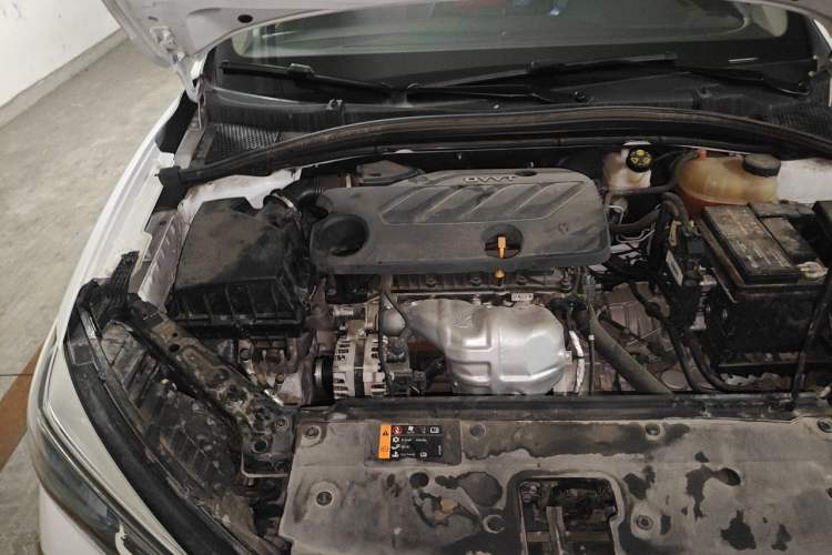 Used Roewe i5 2021 Revised Version 1.5L CVT Diamond Edition Engine Bay Right