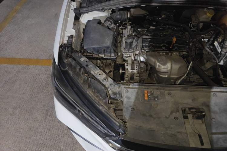 Used Roewe i5 2021 1.5L Manual Platinum Edition Engine Bay Right