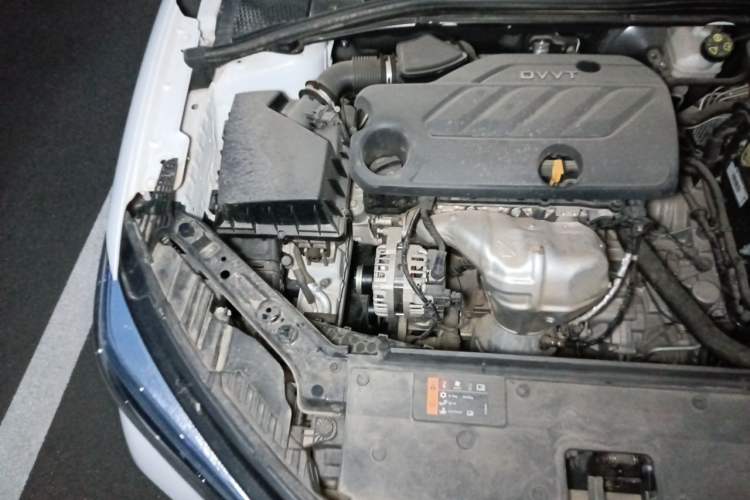 Used Roewe i5 2021 1.5L CVT Diamond Edition Engine Bay Right