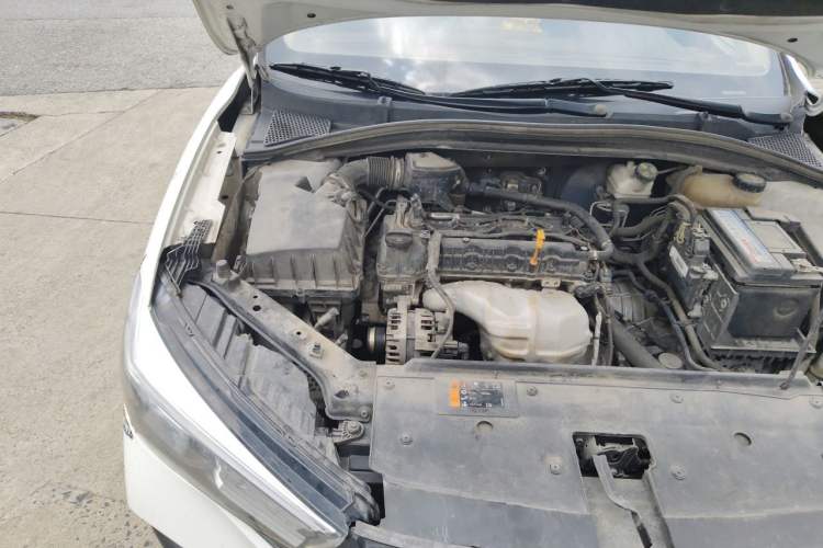 Used Roewe i5 2021 1.5L CVT Platinum Edition Engine Bay Right